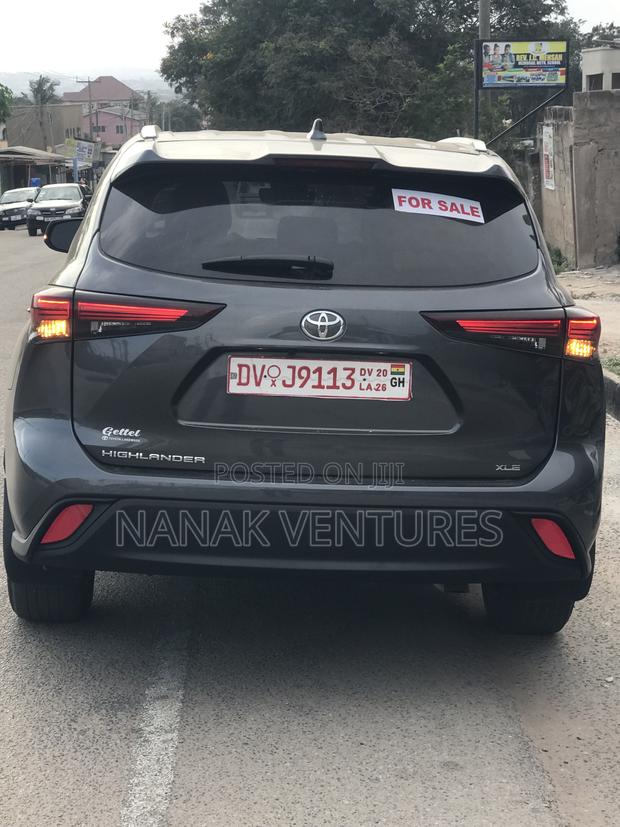 Toyota Highlander XSE 2025 Gray