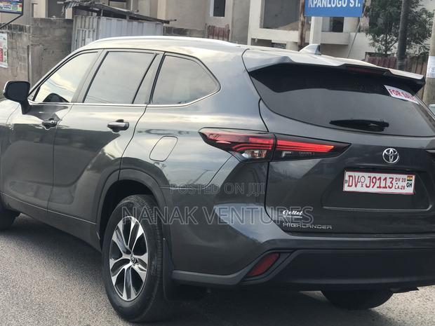 Toyota Highlander XSE 2025 Gray