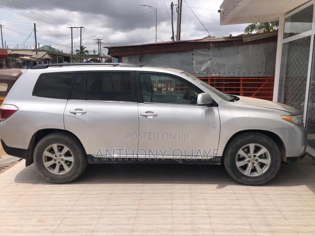 Toyota Highlander Limited 3.5l 4WD 2013 Silver