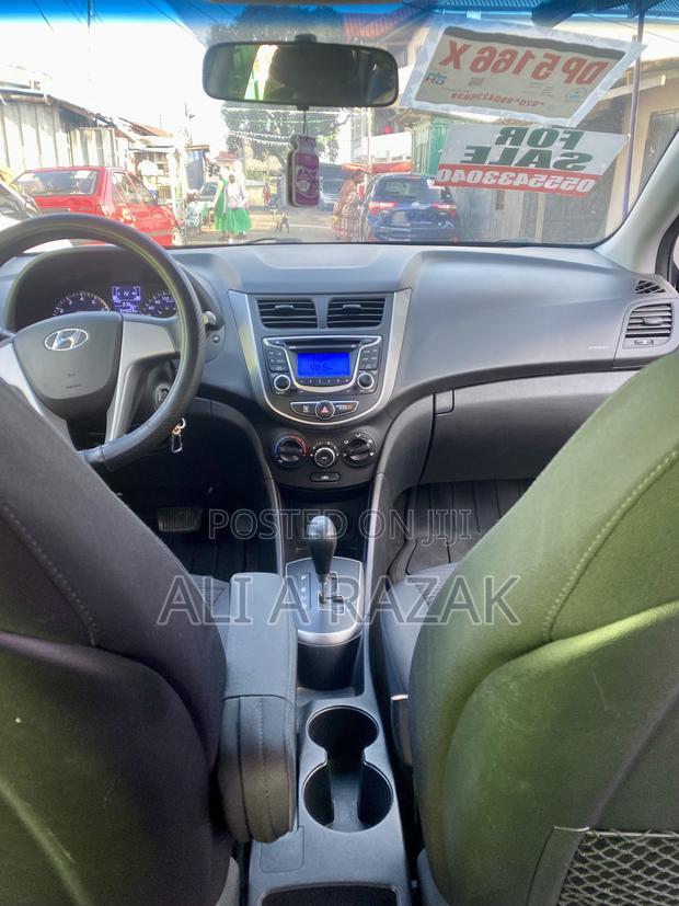 Hyundai Accent SE Hatchback 2016 Gray