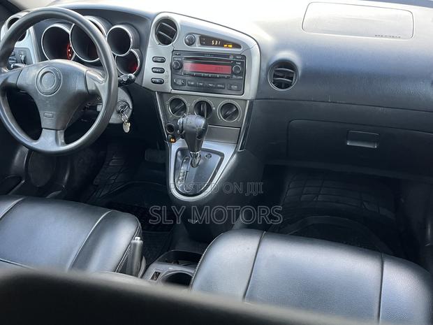Toyota Matrix Hatchback FWD (1.8L 4cyl 5M) 2008 Gray