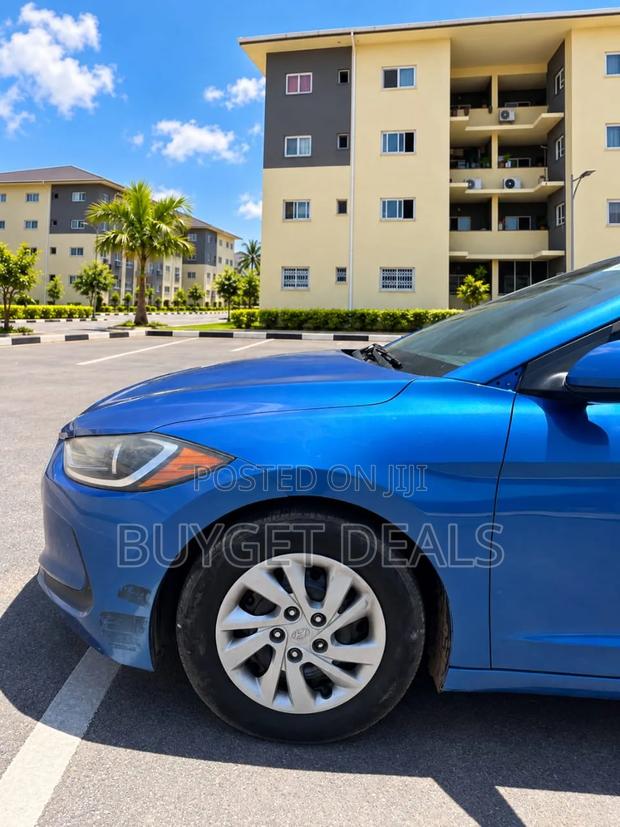 Hyundai Elantra SE Sedan FWD (2.0L 4cyl 6M) 2017 Blue