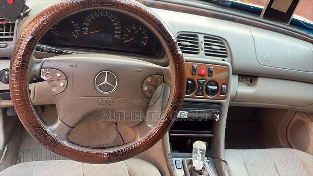 Mercedes-Benz CLK 2000 Silver