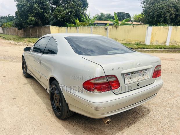 Mercedes-Benz CLK 2000 Silver