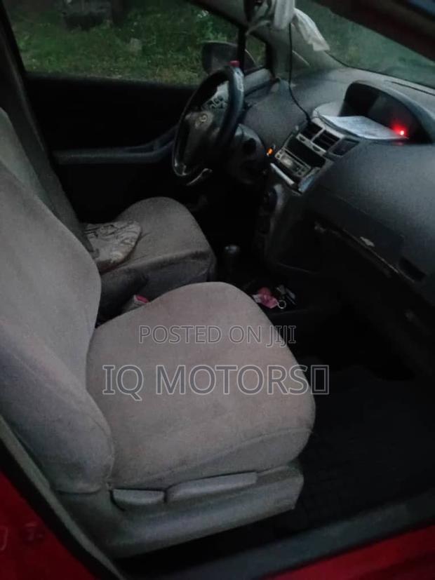 Toyota Vitz 1.5 FWD 5dr 2010 Red