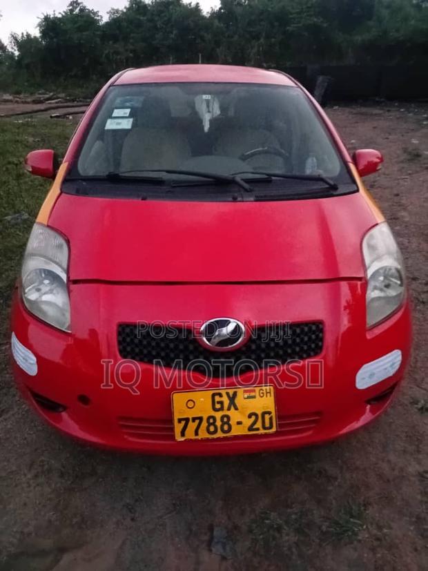 Toyota Vitz 1.5 FWD 5dr 2010 Red