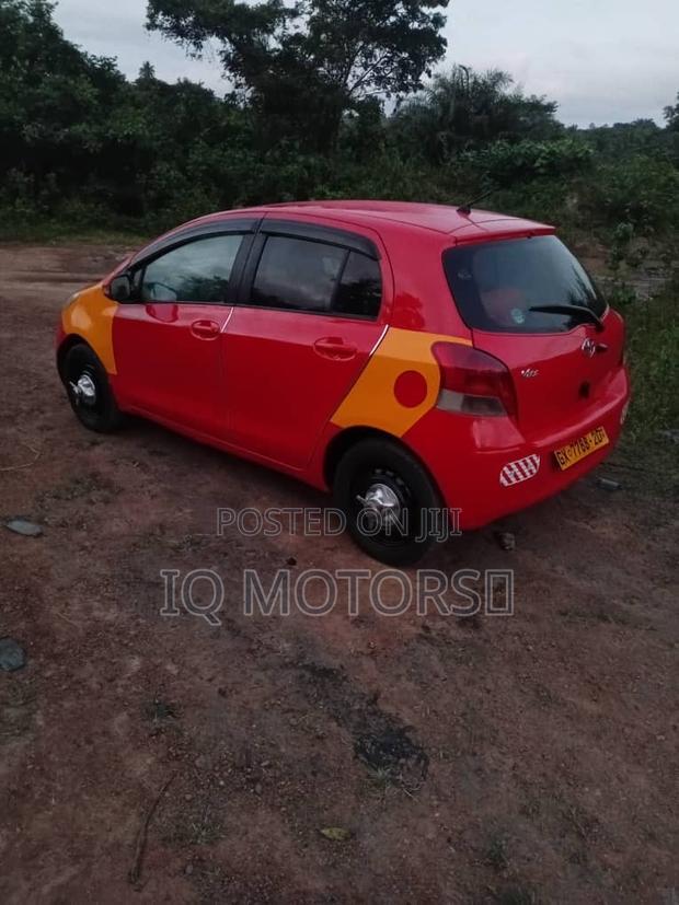Toyota Vitz 1.5 FWD 5dr 2010 Red