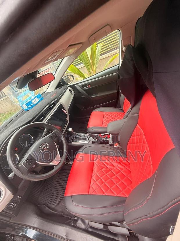 Toyota Corolla LE (1.8L 4cyl 2A) 2018