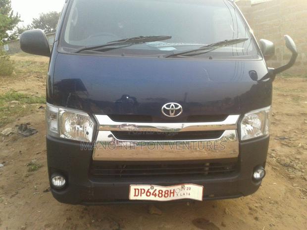 Toyota Regius 1998 Black