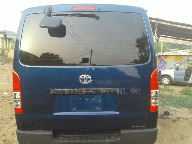 Toyota Regius 1998 Black