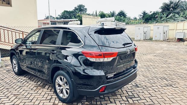 Toyota Highlander XLE V6 4x4 (3.5L 6cyl 6A) 2016 Black