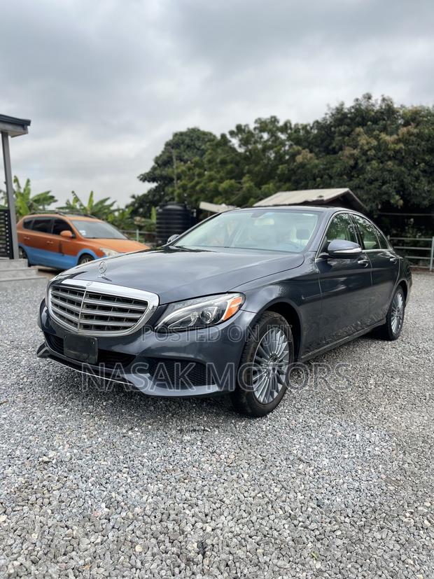 Mercedes-Benz C300 Luxury 4dr AWD 4Matic Sedan (2.0L 4cyl 7A) 2015 Gray
