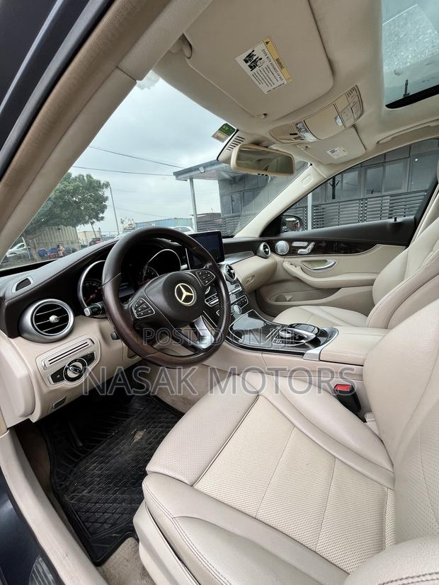 Mercedes-Benz C300 Luxury 4dr AWD 4Matic Sedan (2.0L 4cyl 7A) 2015 Gray