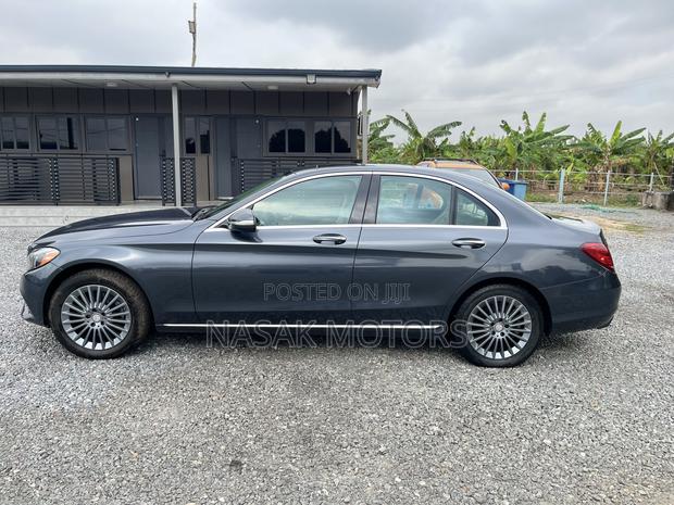 Mercedes-Benz C300 Luxury 4dr AWD 4Matic Sedan (2.0L 4cyl 7A) 2015 Gray