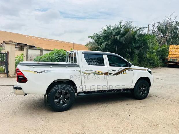 Toyota Hilux 2019 Pearl
