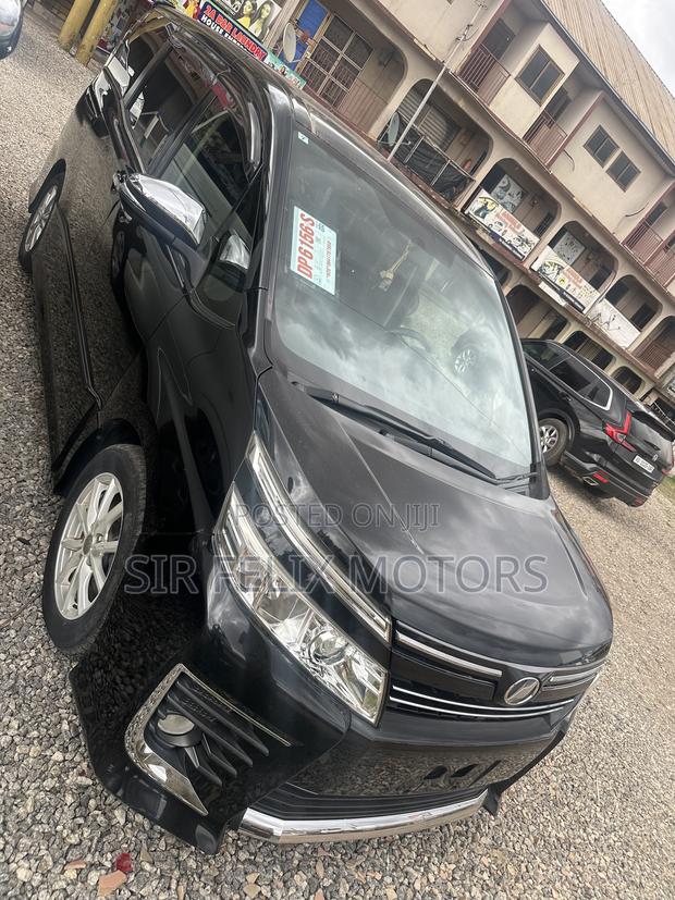 Toyota Voxy X 4WD 8-Seater 2015 Black