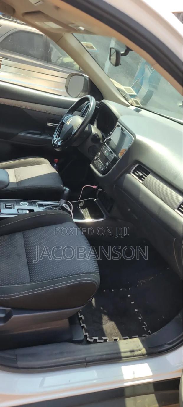 Mitsubishi Outlander Sport 2017 White