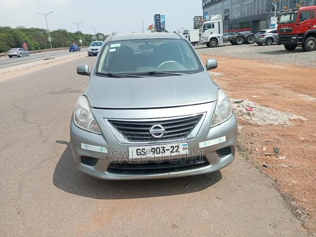 Nissan Versa 1.6 S Sedan 2012 Silver