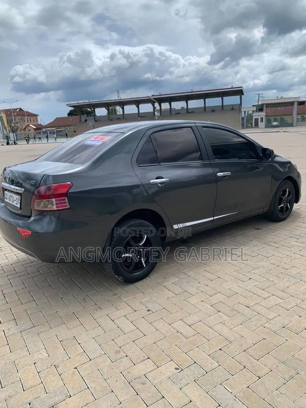 Toyota Yaris 2010 Black