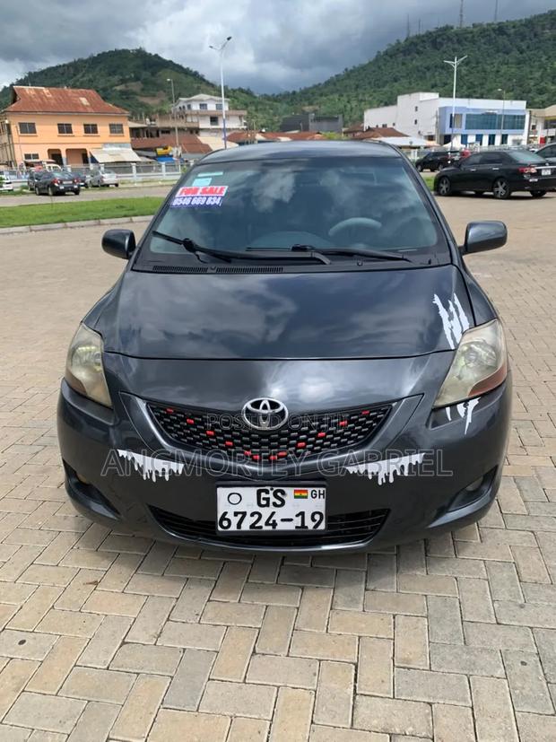 Toyota Yaris 2010 Black