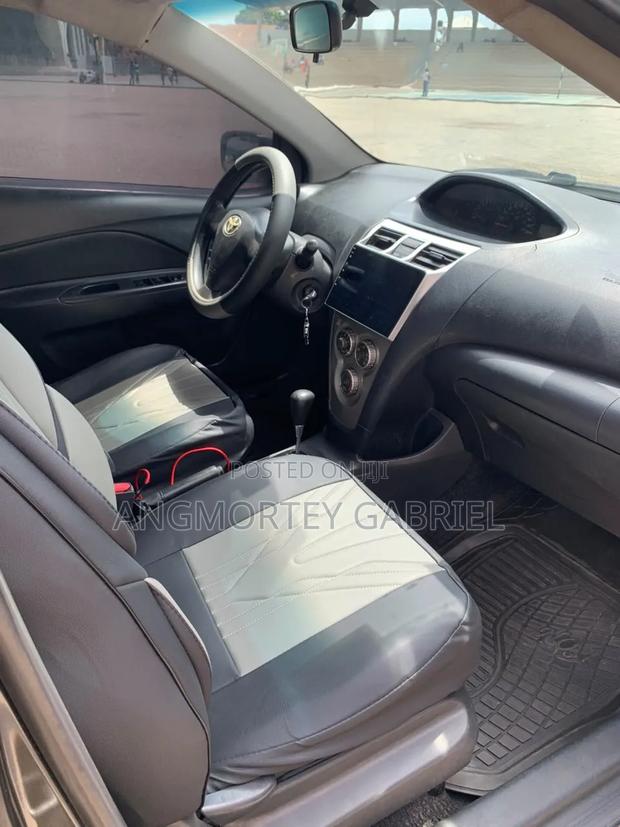 Toyota Yaris 2010 Black