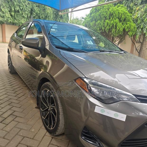 Toyota Corolla LE 4dr Sedan (1.8L 4cyl CVT) 2017 Brown