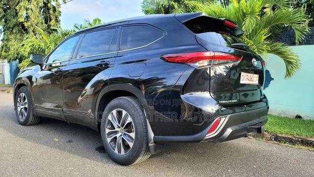 Toyota Highlander XLE 2022 Black