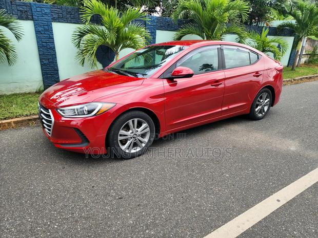 Hyundai Elantra SE Sedan FWD (2.0L 4cyl 6M) 2017 Red