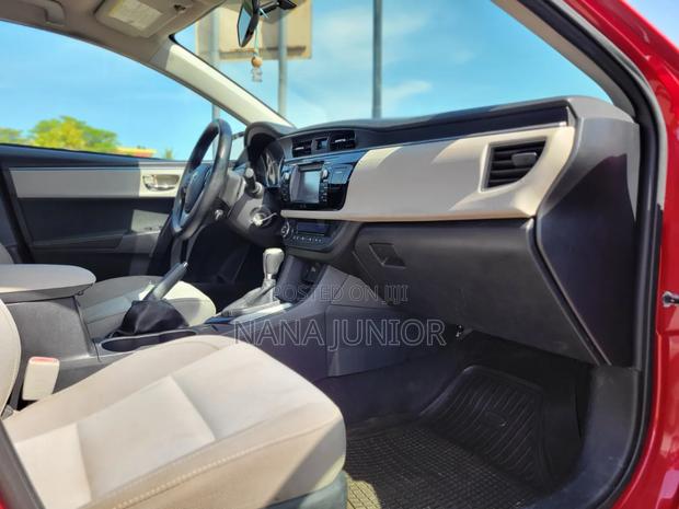 Toyota Corolla LE 4dr Sedan (1.8L 4cyl CVT) 2016 Red