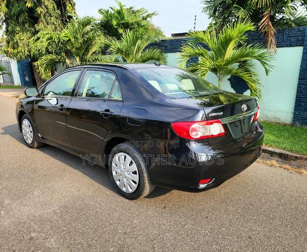 Toyota Corolla LE Special Edition 4dr Sedan (1.8L 4cyl 4A) 2013 Black