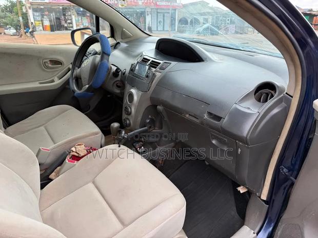 Toyota Vitz 2010 Blue