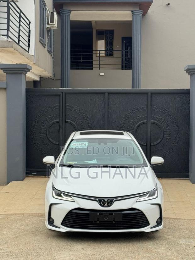New Toyota Corolla 2022 White