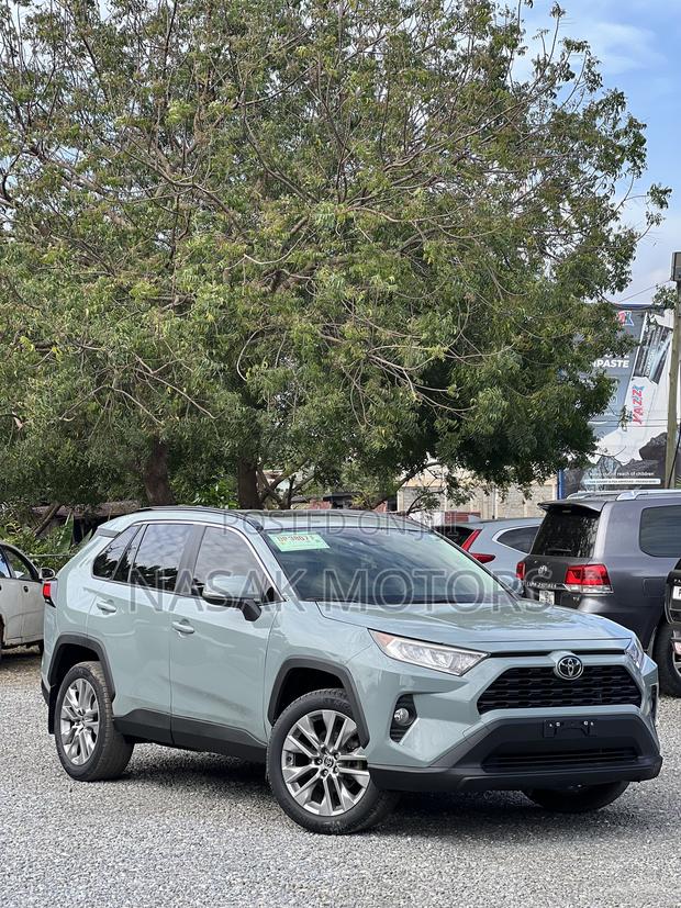 Toyota RAV4 XLE Premium 2022 Teal