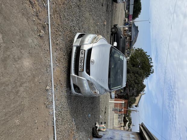 Toyota Matrix L Hatchback FWD (1.8L 4cyl) 2014 Silver