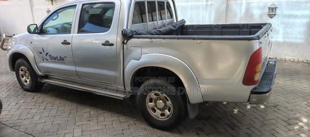 Toyota Hilux 2.7 VVT-i 4X4 SRX 2011 Silver