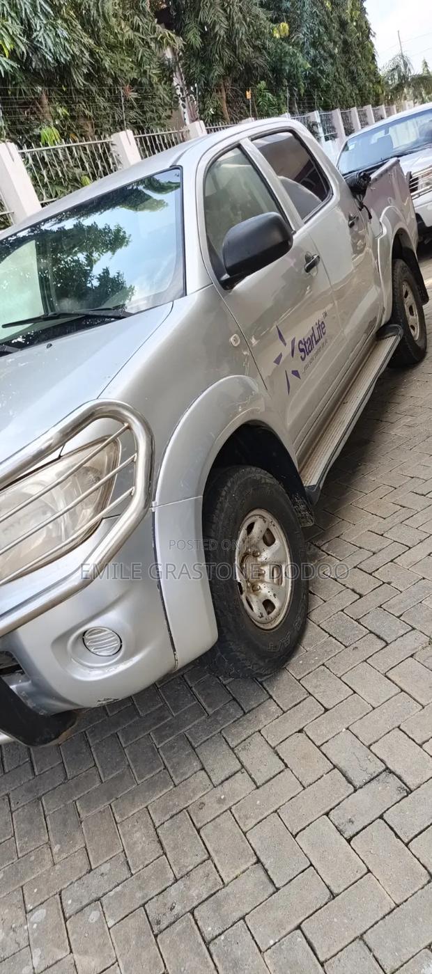 Toyota Hilux 2.7 VVT-i 4X4 SRX 2011 Silver