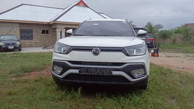 SsangYong Tivoli 2017 White