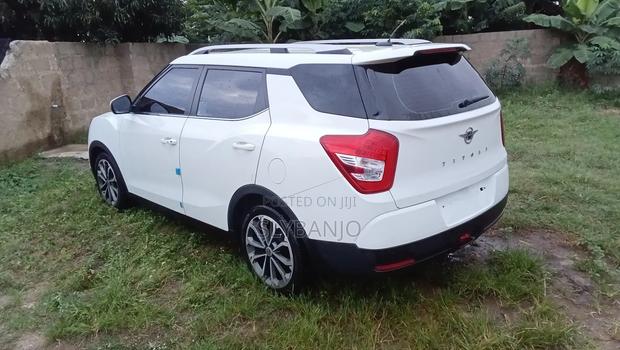 SsangYong Tivoli 2017 White