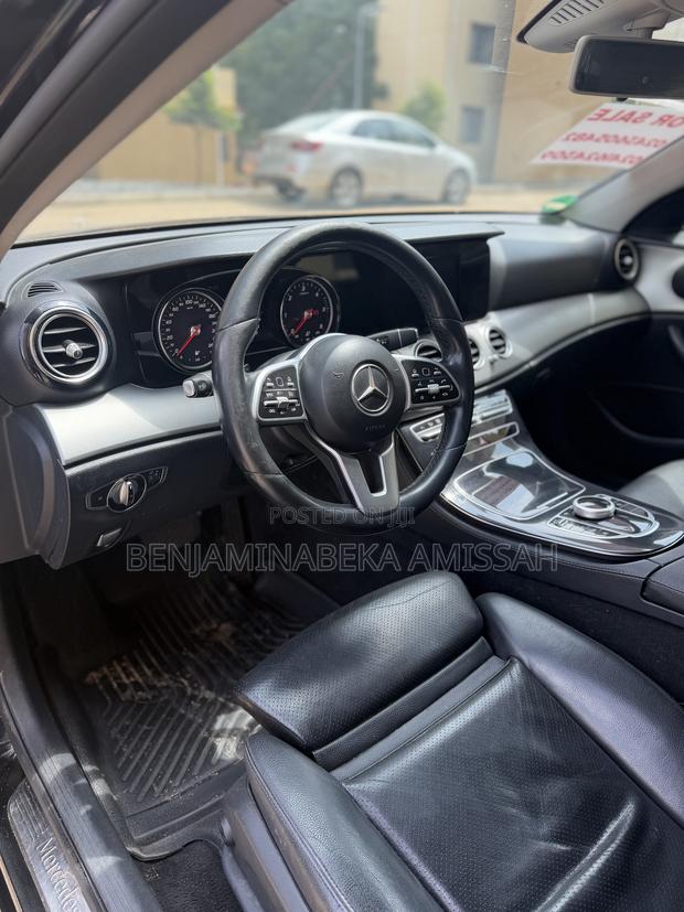 Mercedes-Benz 200E 2019 Black