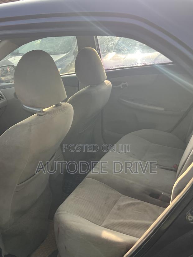 Toyota Corolla 2009 Gray