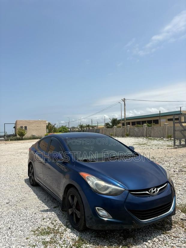 Hyundai Elantra Limited Sedan FWD (1.8L 4cyl 6A) 2013 Blue