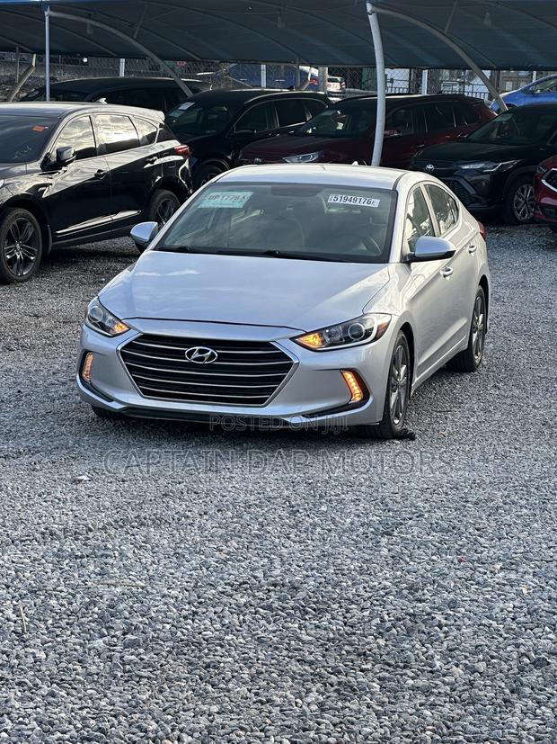 Hyundai Elantra 2017 Silver