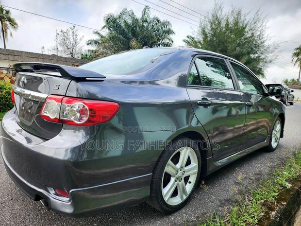 Toyota Corolla S Special Edition 4dr Sedan (1.8L 4cyl 4A) 2013 Gray