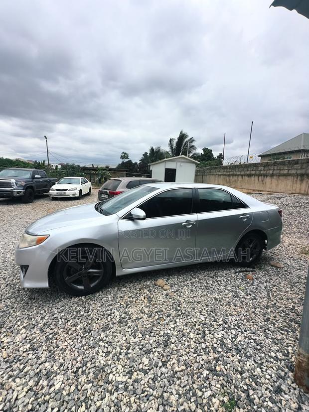 Toyota Camry 2014 Silver