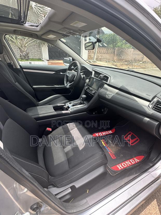 Honda Civic EX Sedan 2018 Silver