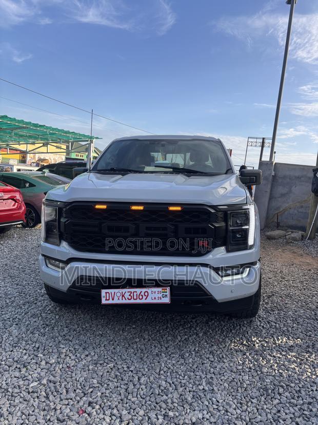 Ford F-150 XLT 2023 Silver