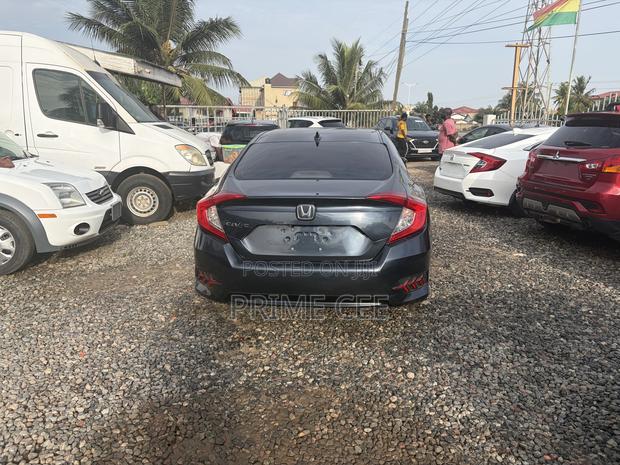 Honda Civic 2018 Gray