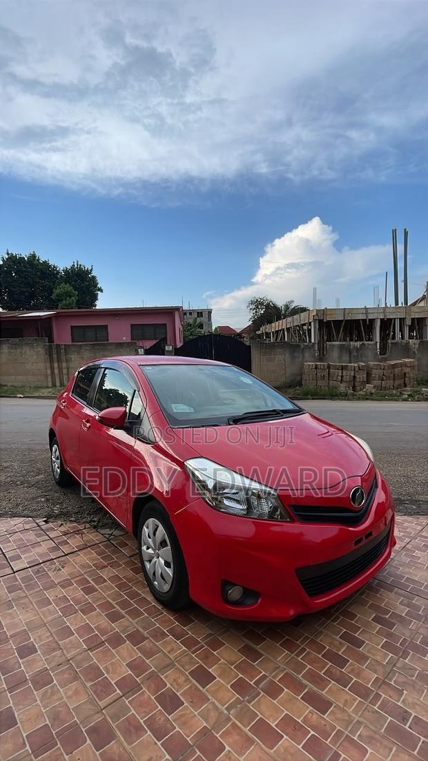 Toyota Vitz 2013 Red