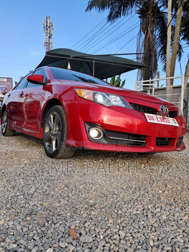 Toyota Camry SE 4dr Sedan (2.5L 4cyl 6A) 2014 Red