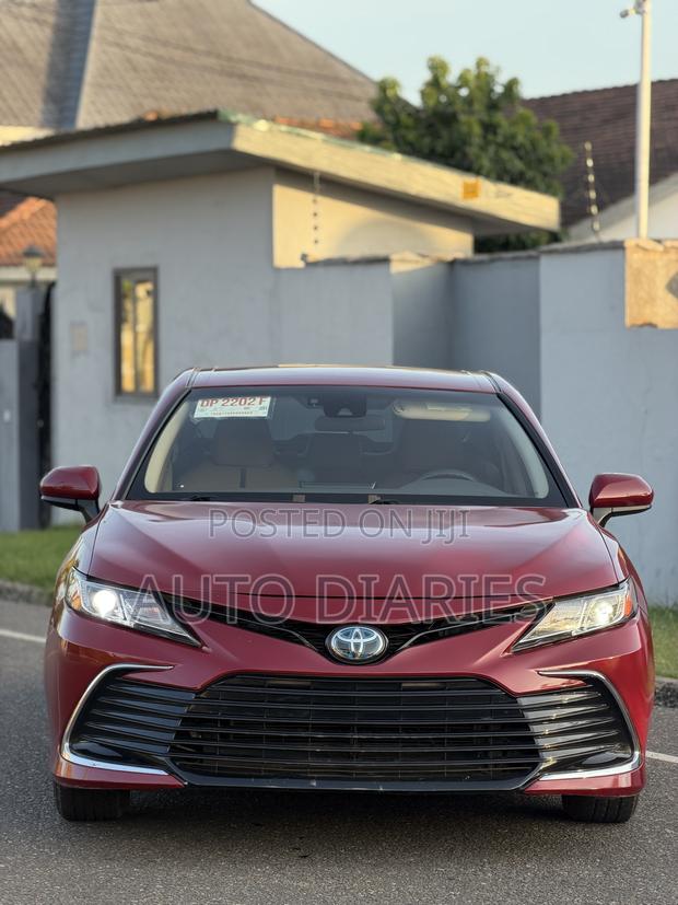 Toyota Camry LE 2021 Red
